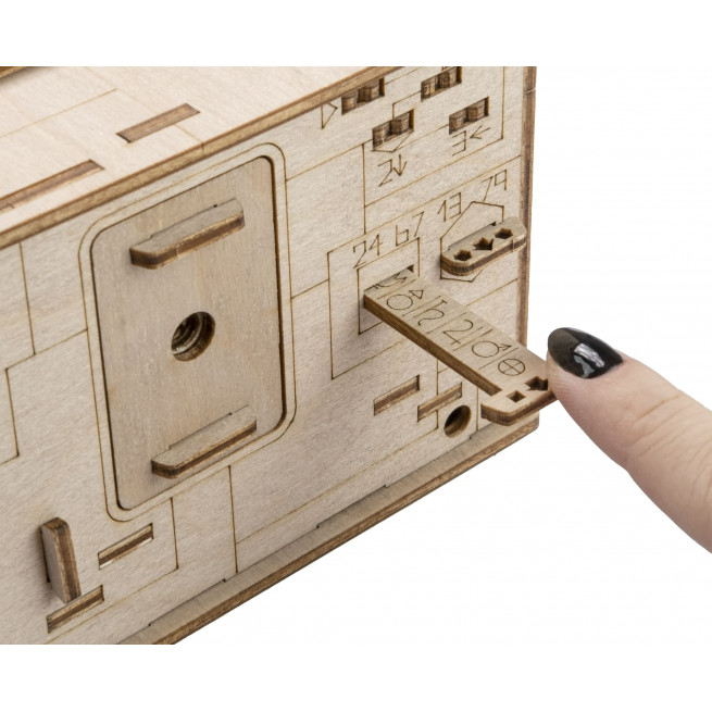 Kuvia ja valokuvia pelistä Space Box. ESC WELT.